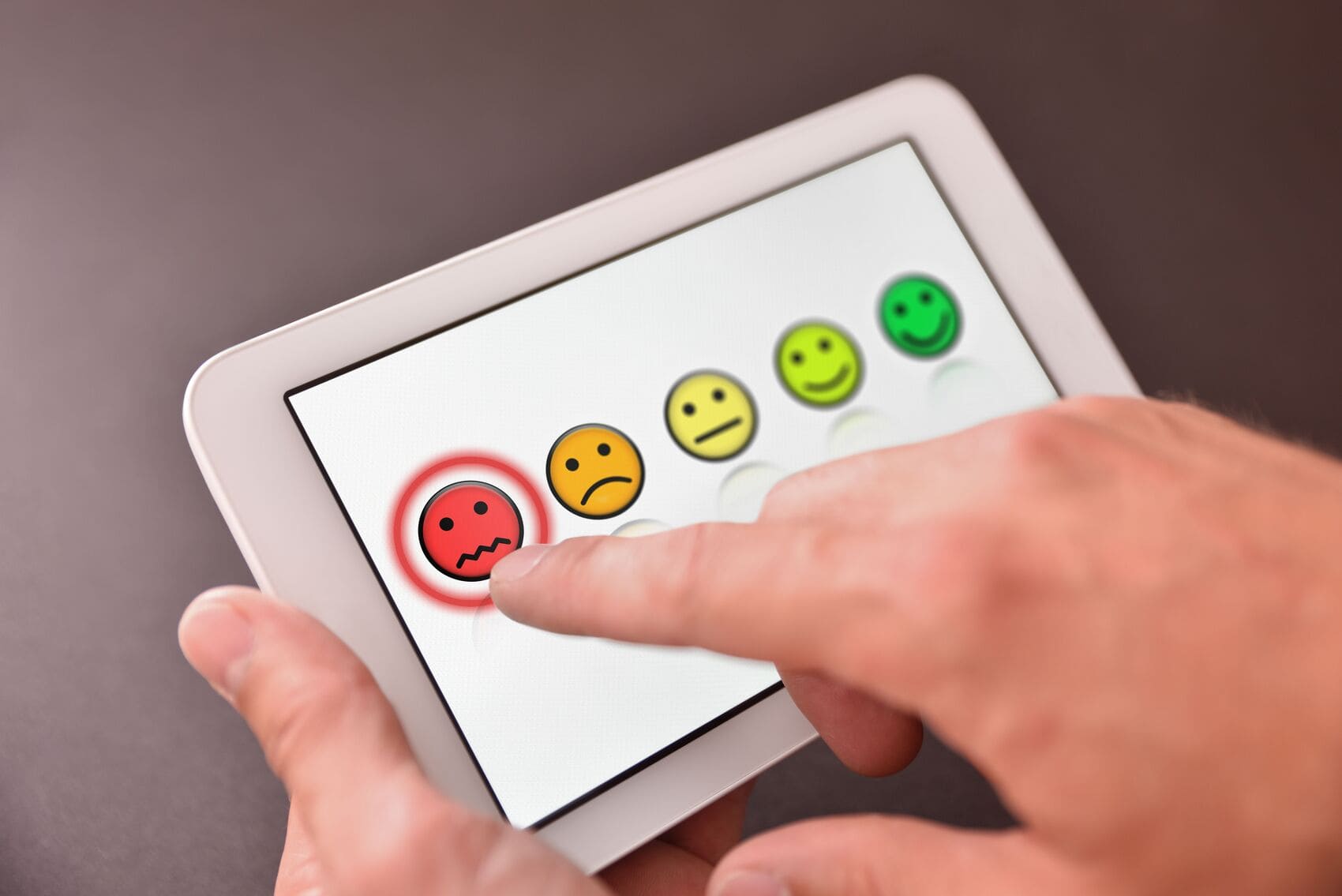 Wie reagiere ich auf negative Unternehmensbewertungen?